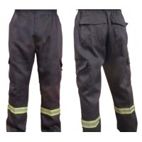 Pantalón de Gabardina con cinta reflectante día y noche 
